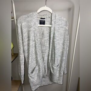 Abercrombie gray/white cardigan size XS